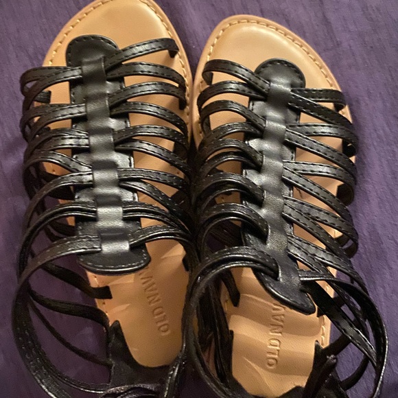 Cute Black Old Navy Sandals - Picture 5 of 6